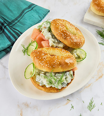 Food Service : Bagel tartare de concombre et saumon fumé