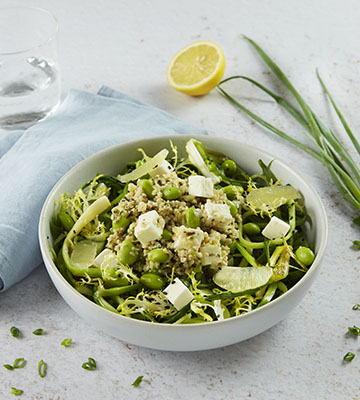 Tagliatelle de concombre au sésame noir, salade de boulghour